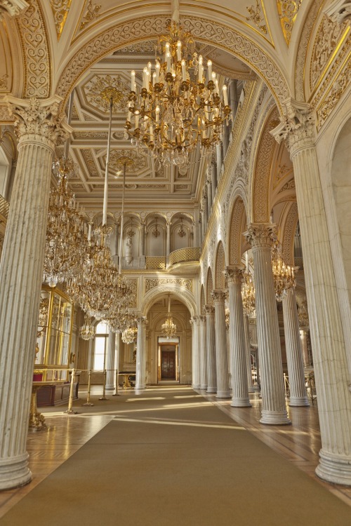 versaillesadness:Hermitage Palace, St Petersburg, Russia.