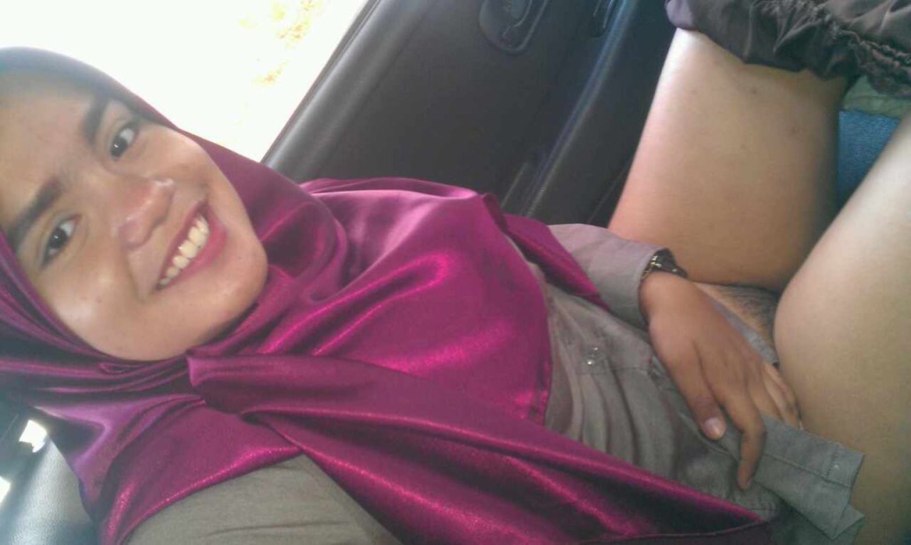 abukhanabu: abakar974:  Ermm.. Sayang..   Wooow cantik lh jom pm 