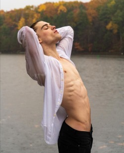 santaferomantic:nerdinthemoon:Nick Vogt