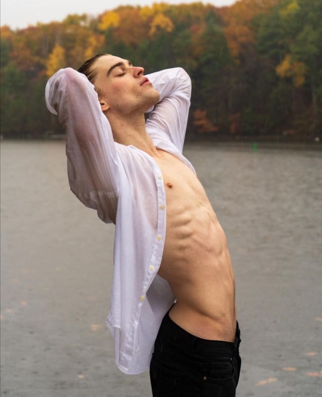 santaferomantic:nerdinthemoon:Nick Vogt