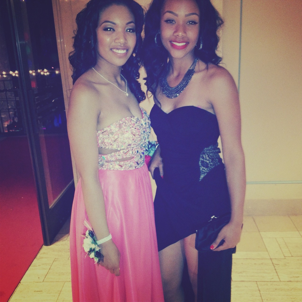 destaanyalyssa:  Prom 🌺  Real beautiful, gorgeous and nice; the both of you 👍😉.