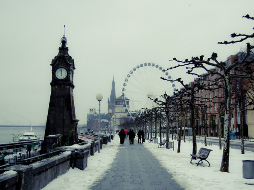 Winter boulevard by Channed on Flickr.Dusseldorf, Germany