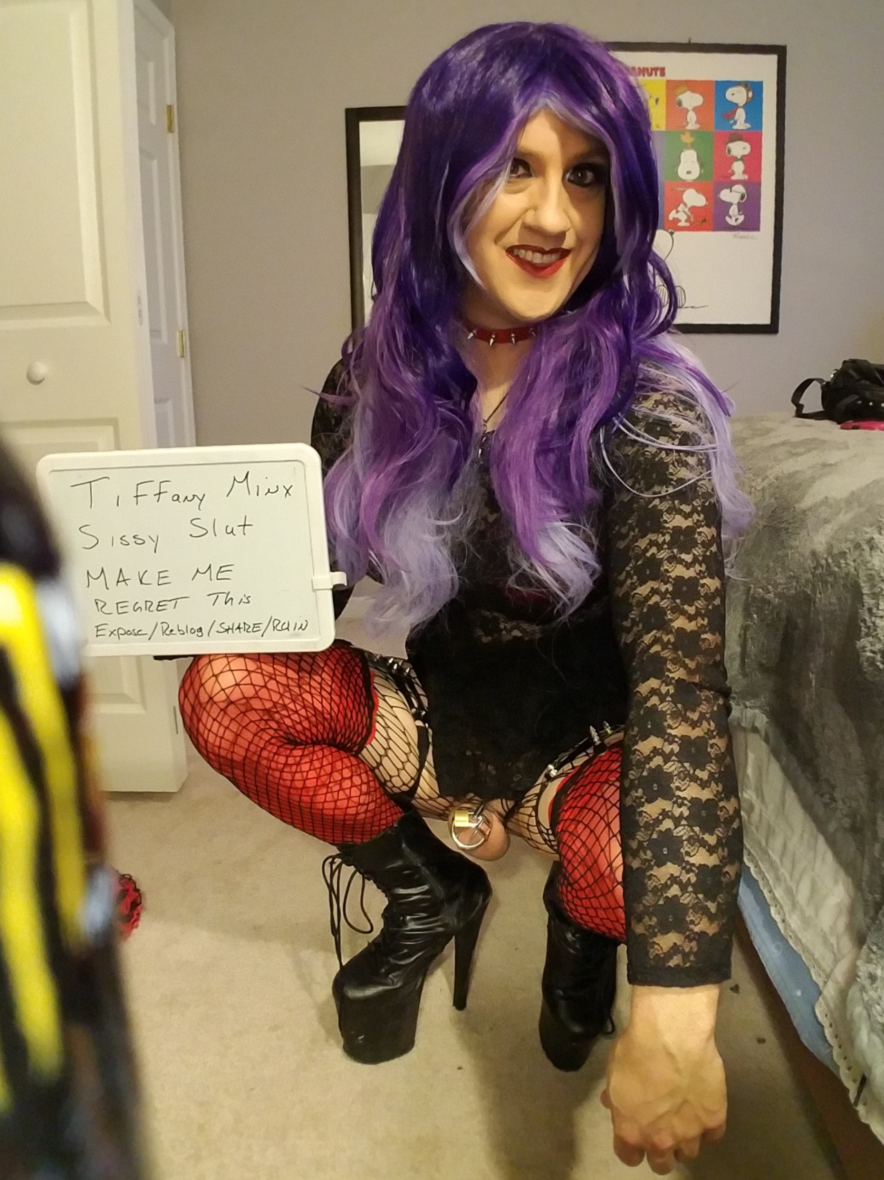 redrosemusicandart:  tiffanyisaslut6969:  Expose, reblog, humiliate, spread.  Use