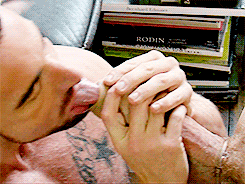 Yah love uncut cock.