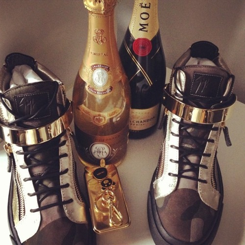 phuckindope:  Phuckindope.tumblr.com 