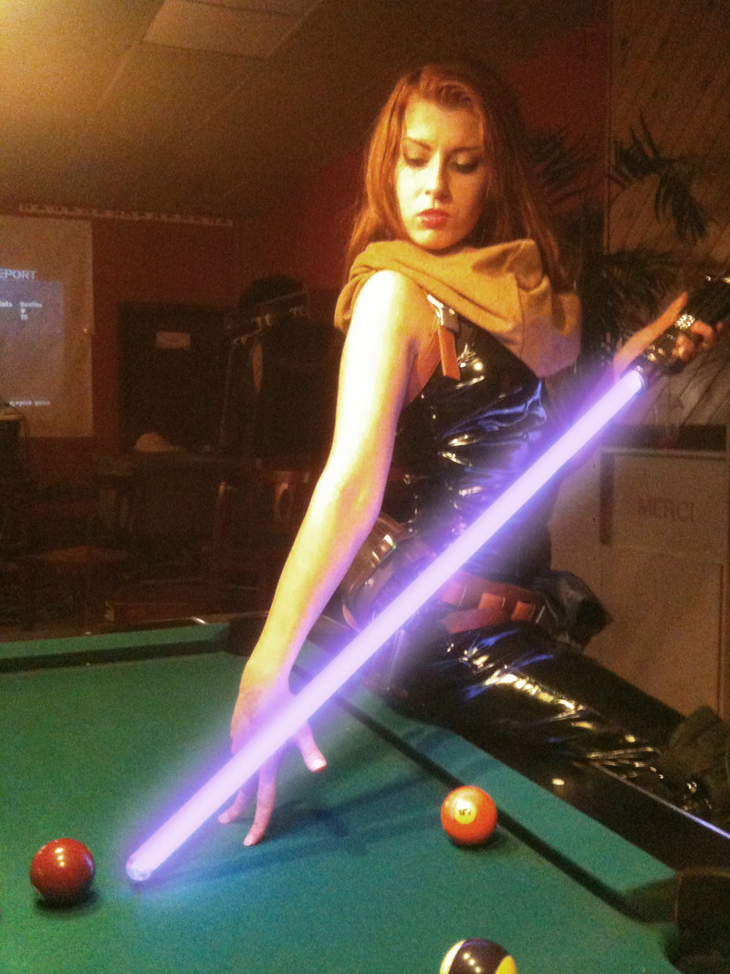 turner-d-century:  capncarrot:  Mara Jade Skywalker by Queen Azshara Cosplay  https://www.facebook.com/Queen-Azshara-Cosplay/