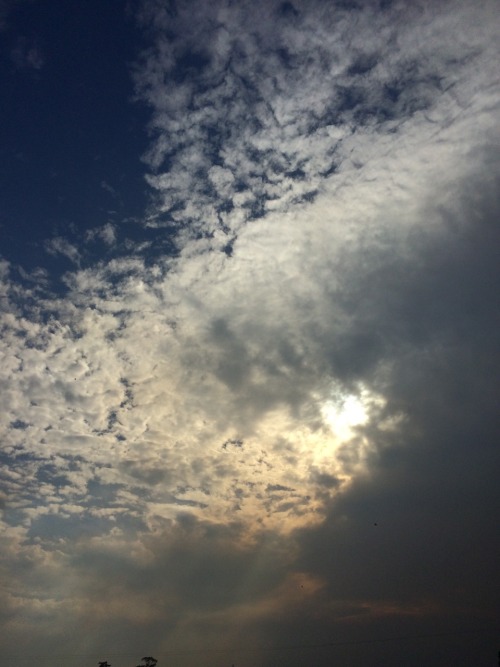 stolenfootprints:  The sky at the moment!! 