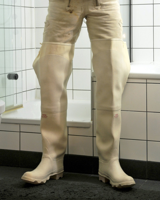 gummistiefeltraeumeworld: Geile weiße Waders / Hot white waders ! Es sind wohl DUNLOP