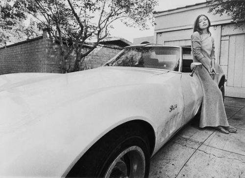 robertdarling: Joan Didion with her Corvette Stingray Photos: Julian Wasser, 1968