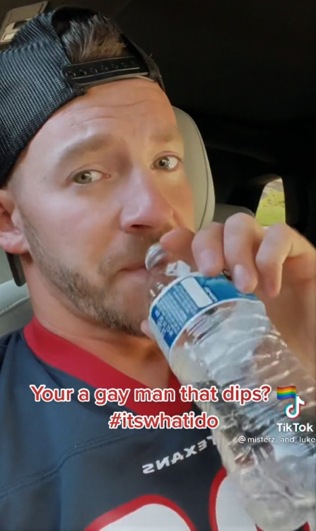 justdippers: Gay dipper in Denver, Instagram and TikTok misterz_and_lukeJustDippers original find! D