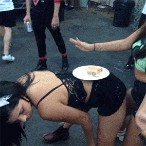 tiemydurag:  when ya favorite song come on but you still hungry