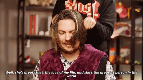 gifgrump:suzy: *exists*arin: (´▽`ʃƪ)♡