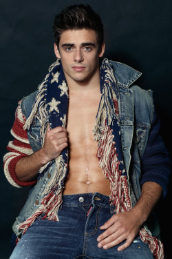 hotcelebs2000:  CHRIS MEARS