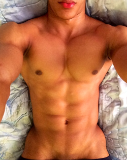 mintolauk:   That body, that tan, them lips,