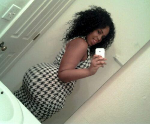 weed-wine-and-women:  I bet her ass hole tastes like good credit