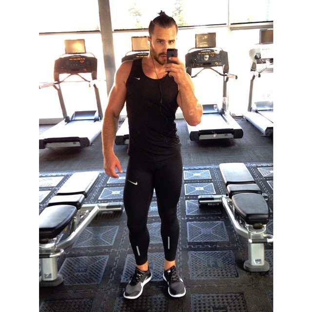 tightgearguys:  SO TIGHT! Not just a bunch of reblogs. More spandex bulges, thongs,