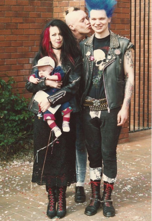 coolkidsofhistory:“My parents on their wedding day, 1989″