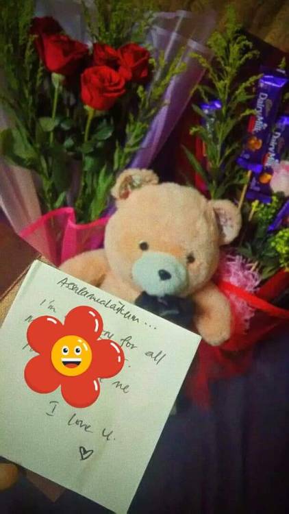 syafienaz: G Morning guys… Surprise from hubby last nite..  I love u too… Morning sya..