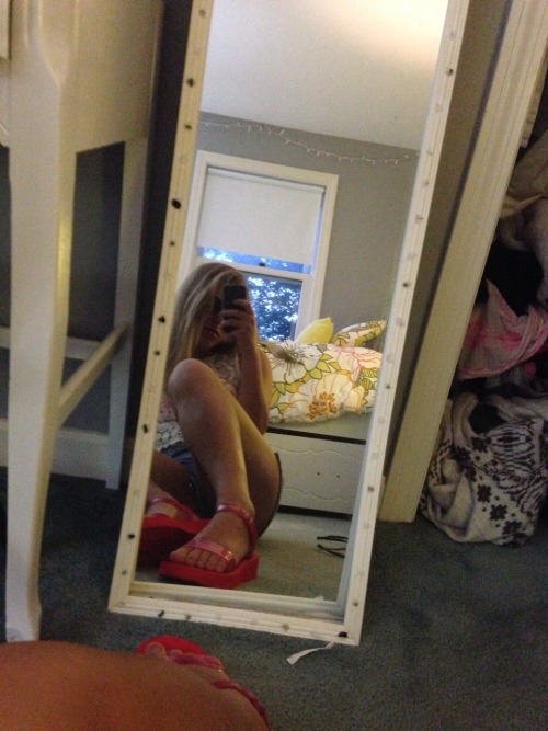 baiovevo:To Be Honest I’m just sitting in my room taking pictures of myself because I love this outf