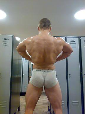 rts-ratethestraightblog:  Rate Lasse here with 15 likes/reblogs if you would like to see what he is packing ;) Rated and packing ;) 