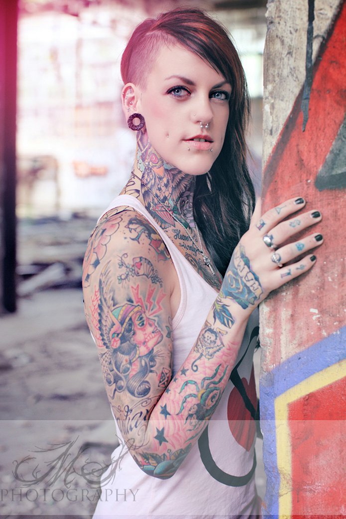 ohmygodbeautifulbitches:  Anny Schulz
