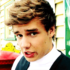 troiastings:  url graphic/gif↳ lianpayne 