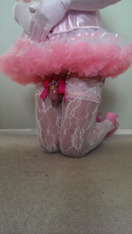 amarriedsissy:Waiting patiently for Mistress.  I hope She likes Her Valentine’s Day present.Like see