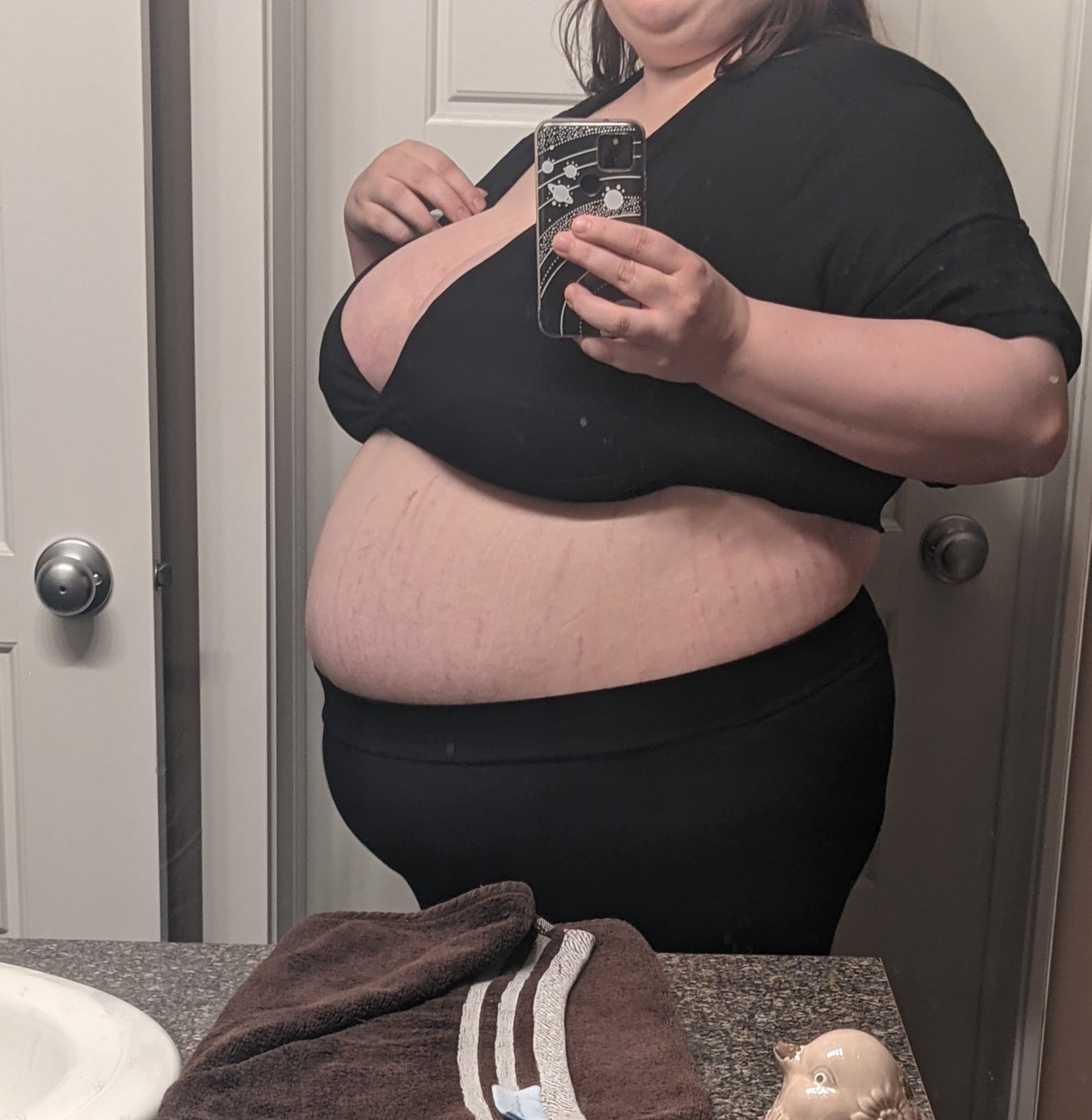 Porn Pics :Today I caught my my mom eying my midsection,