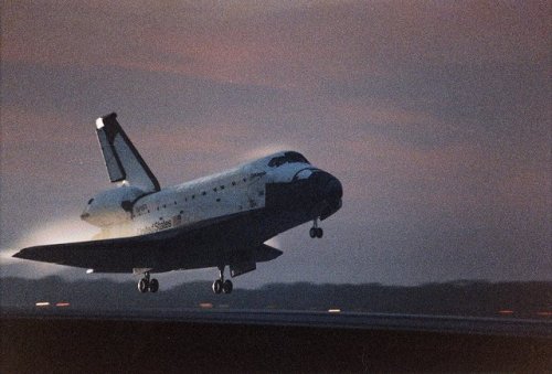 humanoidhistory:December 7, 1996 – The Space Shuttle Columbia comes home from mission STS-80, an orb