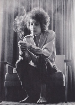 ridingthewindsoflife:  &ldquo;I change during the course of a day. I wake and I’m one person, and when I go to sleep I know for certain I’m somebody else.&rdquo; -Bob DylanI’ve been saying this for years and Dylan agrees.  