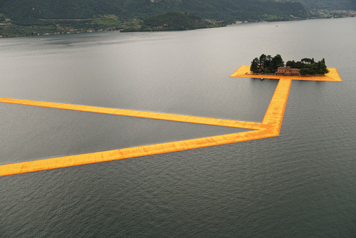 archatlas:Walking on WaterChristo’s ‘Floating Piers’ installation finally opens to the public June 1