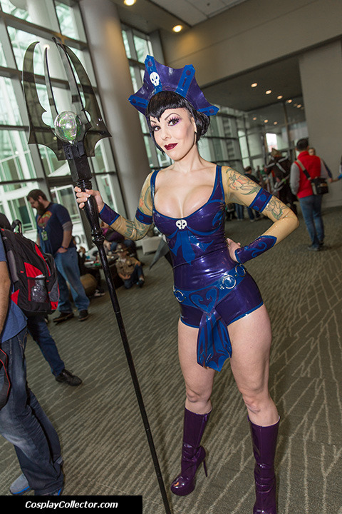 hotcosplaychicks:  Check out http://hotcosplaychicks.tumblr.com for more awesome