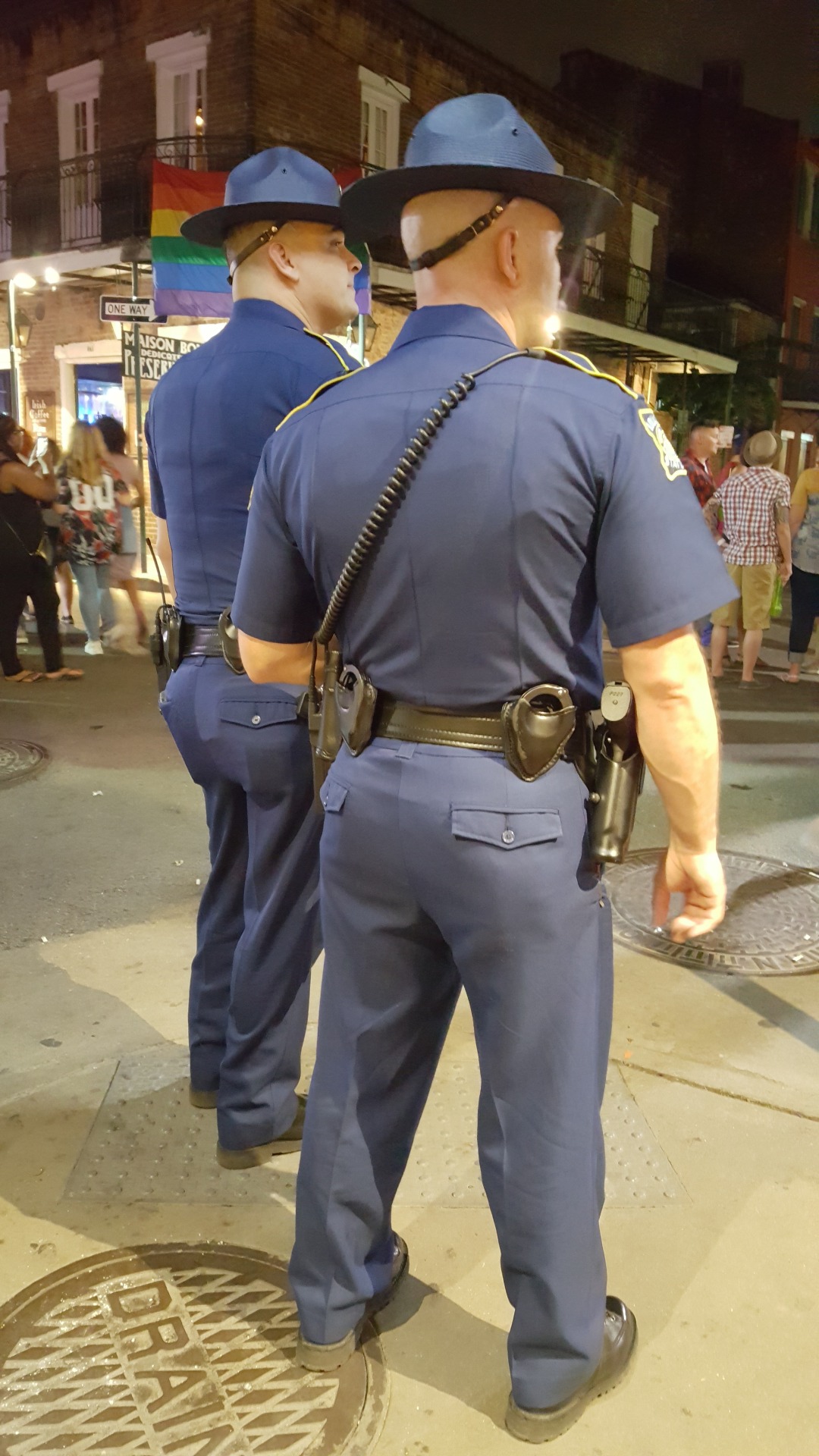 policecorps:  bullempire:  Bienvenue de Nouvelle-Orléans, Sector du Sud  Gotta love