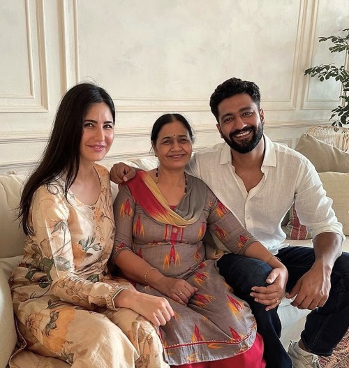 @katrinakaif:  Mother’s Day @vickykaushal09:माँवां ठंडियाँ छाँवां. 