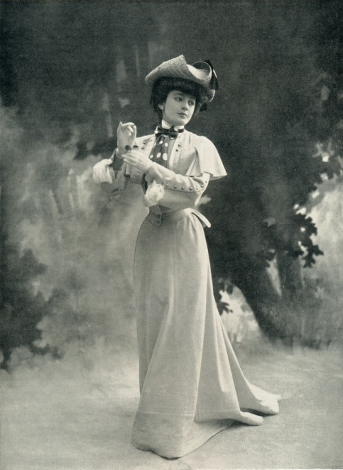 cair–paravel: Geneviève Lantelme in Jeanne Paquin, Les Modes, 1902