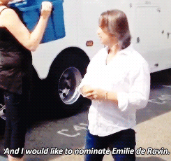  Robert Carlyle doing the ALS Ice Bucket Challenge 