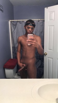 dree18:  Submission!  Follow him 🔥