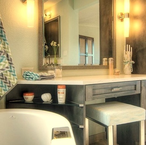 Bathroom Master BathBathroom - Large Contemporary Master Multicolored Tile And Porcelain Tile Porcelain