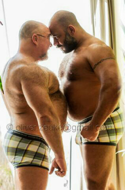 smutgeek:  Better than Best. Bulges in all the right places. (Love is Love)