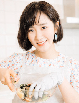 kwonyuri:While arranging the food, I thought that cooks are wonderful because they