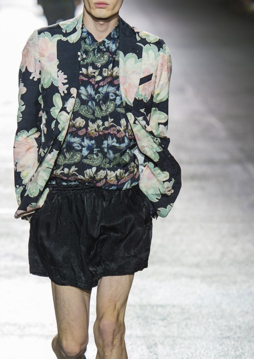 Porn homme–models:  Dries Van Noten S/S photos