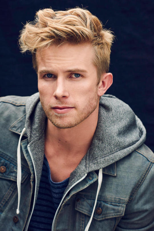 ddfjkfcv:   aaron thornton  