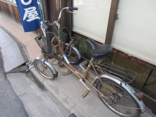 myjapanland:  This tricycle seems backwards…