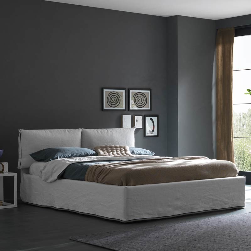 wickedclothes:  Easy Storage Double Bed When bedroom spaces becomes scarce, stop