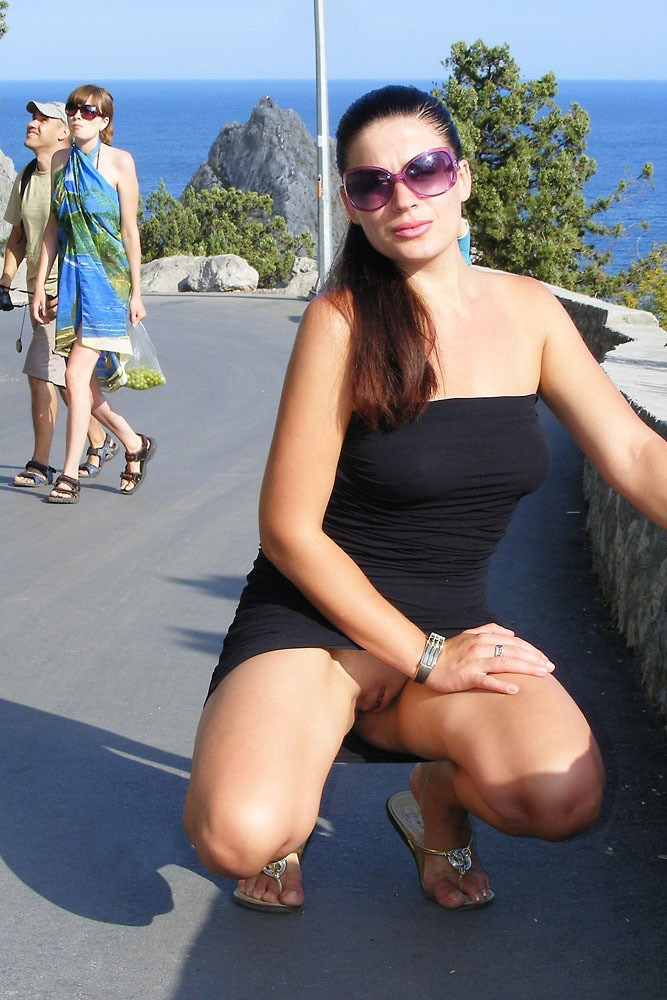 girlsgoingcommando3:  viko commando 6 