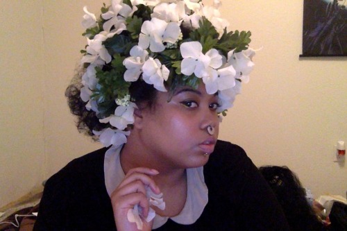 aeon-fux:testing out some floral looks for a video :-)oh my GOD!!!!!!!! I&rsquo;M SCREAMING THIS IS 