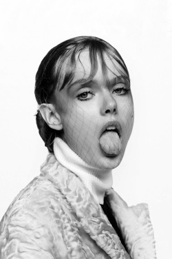 amy-ambrosio:  Frida Gustavsson by Stefan