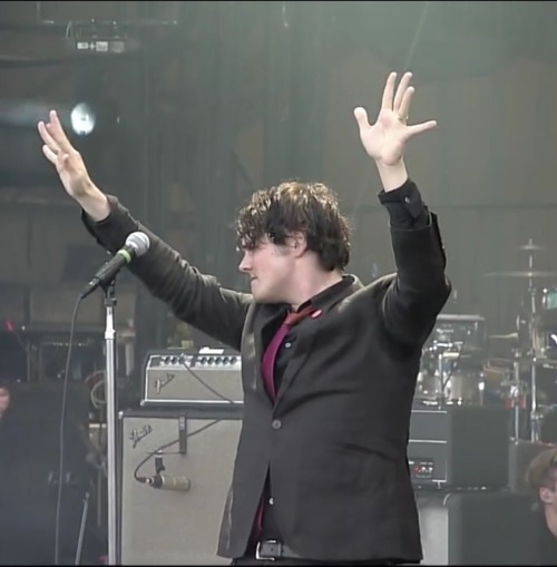 gerardsconfusingtweets: Gerard Way 30th October 2015. Voodoo Music and Arts Experience, New Orleans.