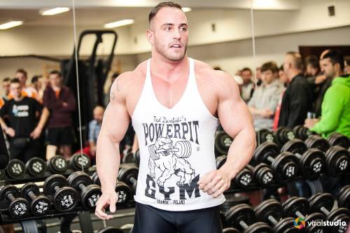 muscle-addicted:  Krzysztof Piekarz