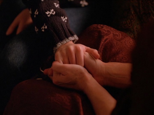 jameshurleys:ten frames – twin peaks – traces to nowhere    it’s like i’m having the most beautiful 